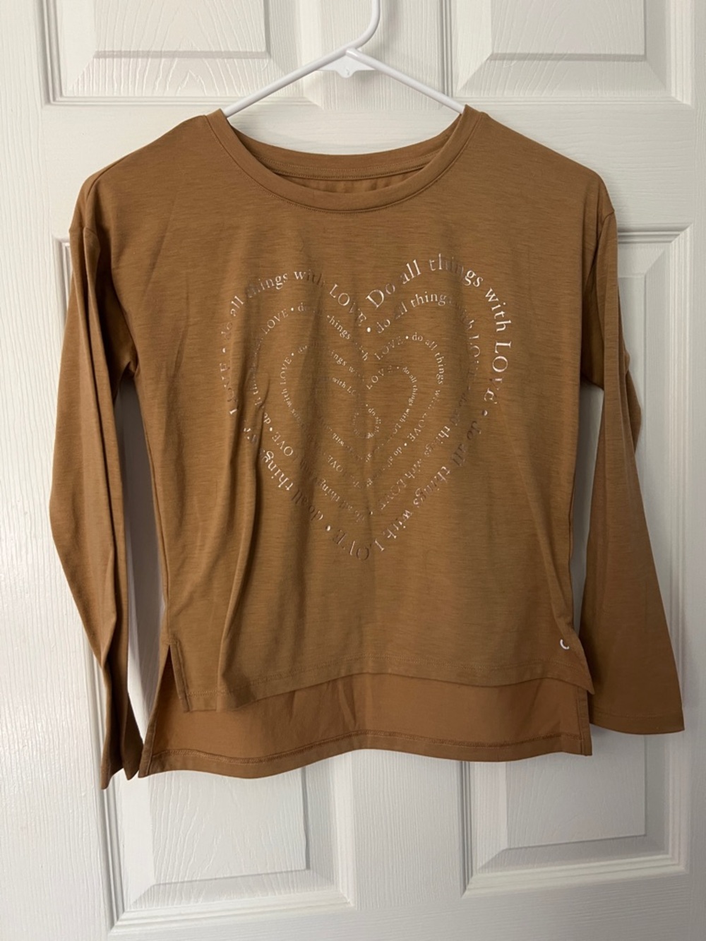 GAP Long Sleeve Tee in Brown with White Heart Print